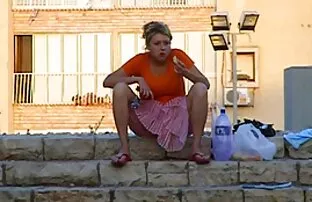 XXX Facet, basen, rumieni się, ostry seks filmiki za darmo potem Blondynka