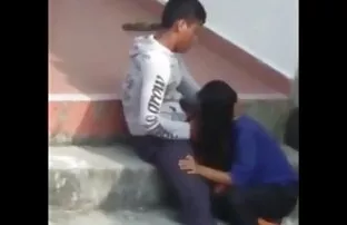 XXX Jego dziewczyna filmy xxx ostre śpi na łóżku.
