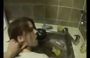 XXX Rosjanie świetnie się filmiki erotyczne ostry sex razem bawią.