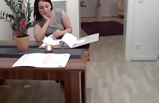 XXX Budzi ostre porno darmowe filmy się i strzela sobie w usta.