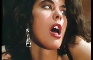 XXX Blondynka darmowe filmiki ostry seks z ładną dziwką przy basenie