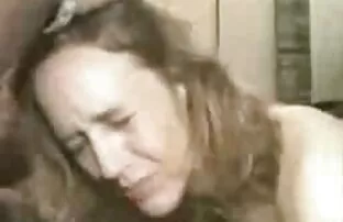 XXX Jest świeżą, dużą sex filmy na ostro wytatuowaną dziewczyną