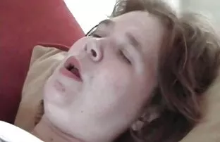 XXX Busty ostre filmy porn MUSF masturbuje się na łóżku